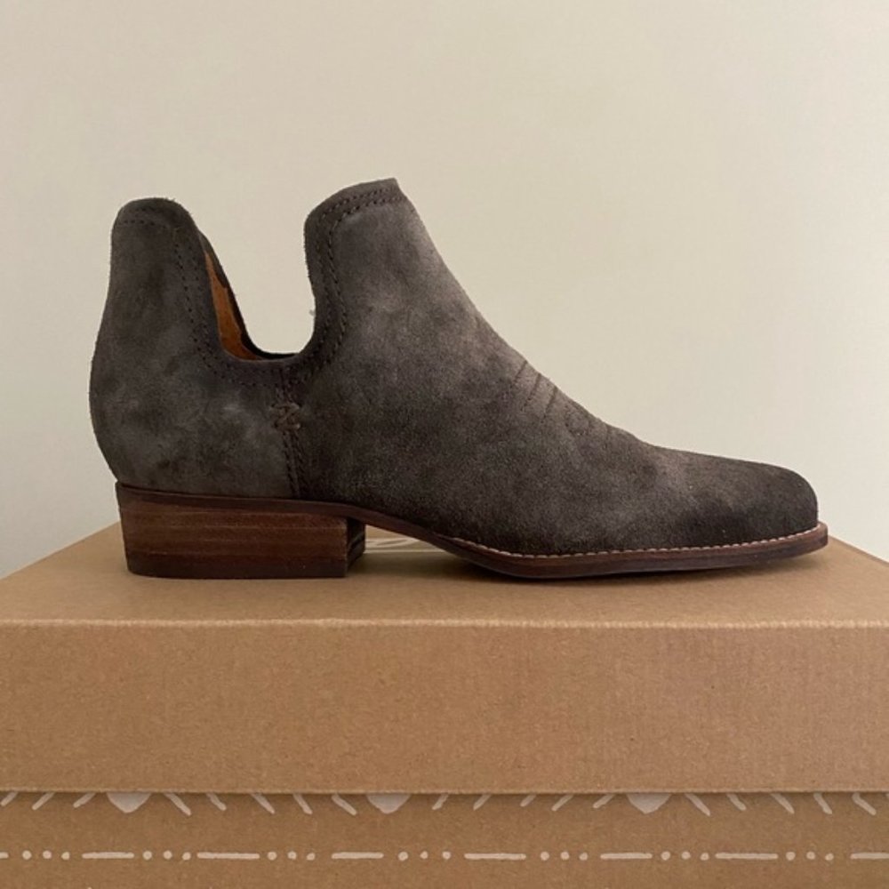 NWT - Zodiac Agatha Booties, Olive Suede, square toe, size 9 - Picture 5 of 10